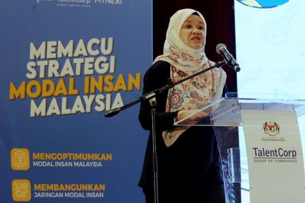 Fadhlina: 10,000 absent 2O22 SPM candidates register to resit examination this year